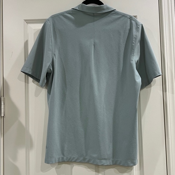 Lululemon Men’s Wovenair Popover shirt size medium - Picture 3 of 3